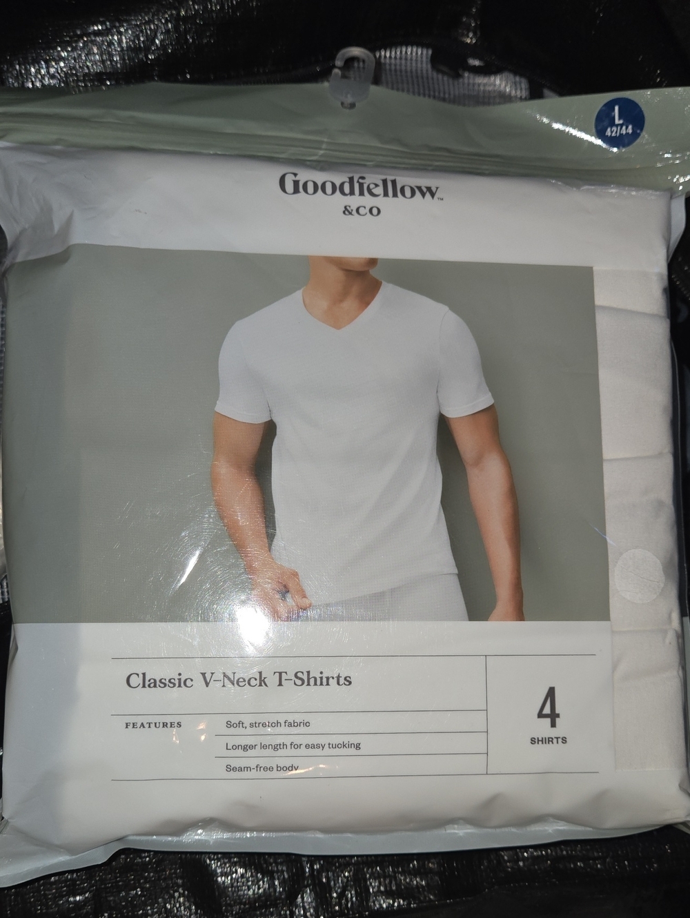 Goodfellow & Co White V-Neck Short Sleeve Tee - 4 Pack Large